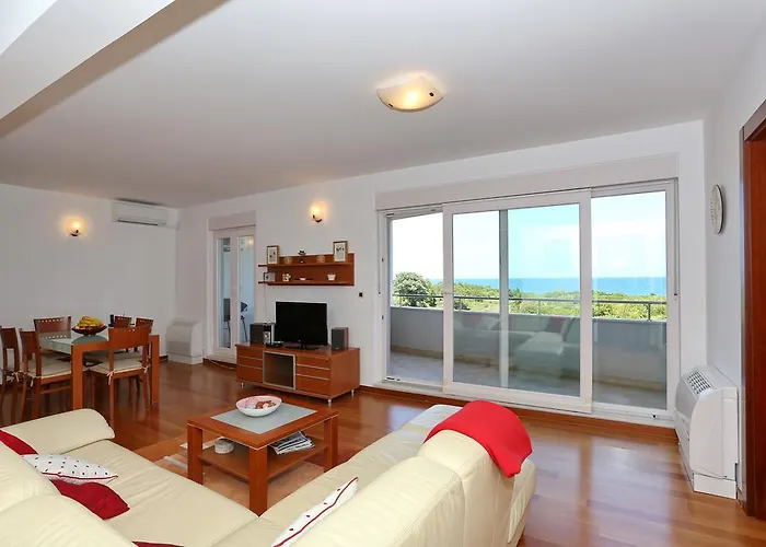 Apartment Puntamika *