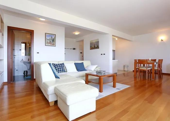 Apartment Puntamika *