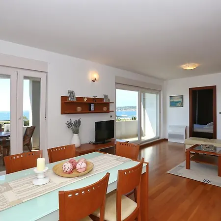 Apartment Puntamika *